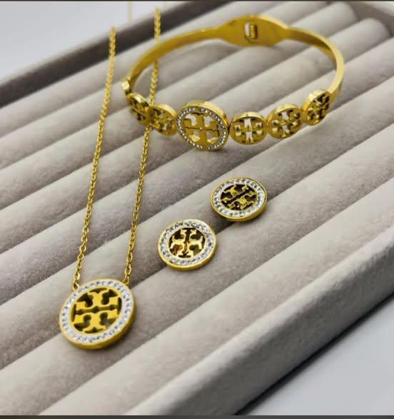 Gold Designer-Inspired Jewelry Set for Women – Necklace, Bracelet & Earrings with Circle Emblem Design