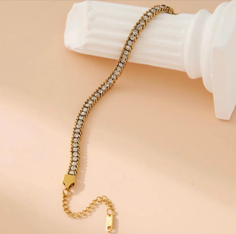 Gold Crystal Tennis Bracelet for Women – Adjustable Sparkling Rhinestone Chain