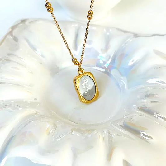 Gold Rose Pendant Necklace for Women – Vintage Floral Engraved Locket, Elegant Beaded Chain Jewelry Gift